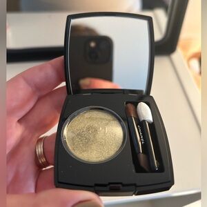 CHANEL - multi-use longwearing eyeshadow - ble d,or gold shade New​​​